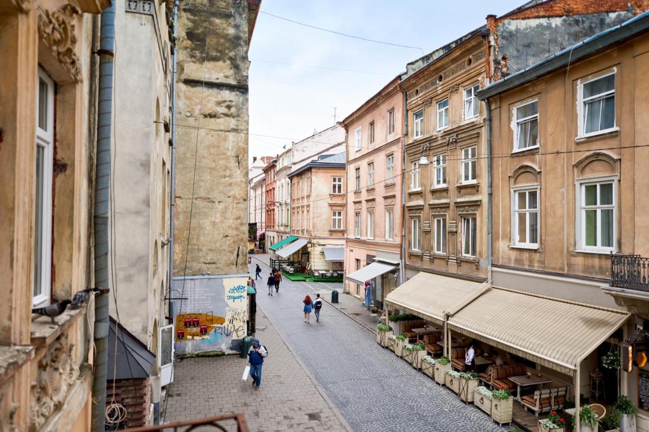 Mola Mola Apart Hotel Lviv Bagian luar foto
