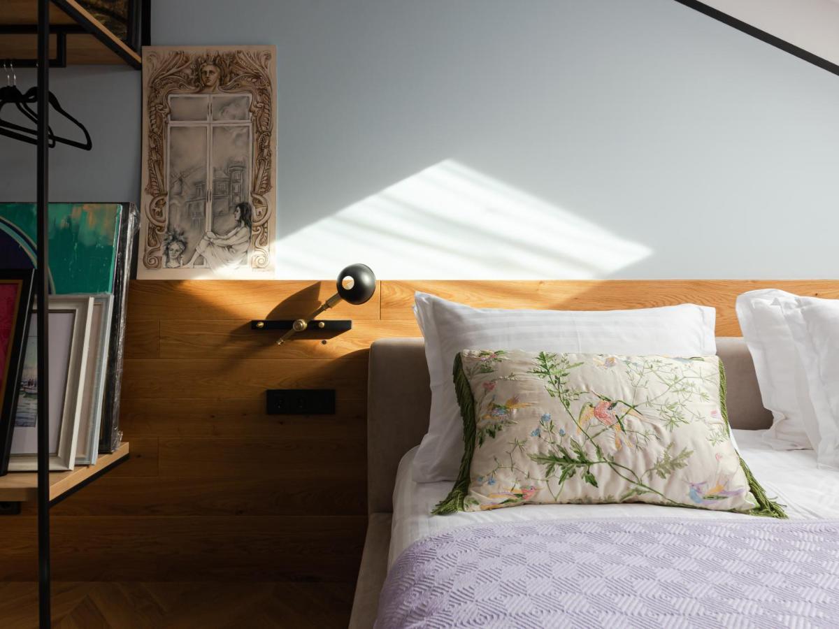Mola Mola Apart Hotel Lviv Bagian luar foto