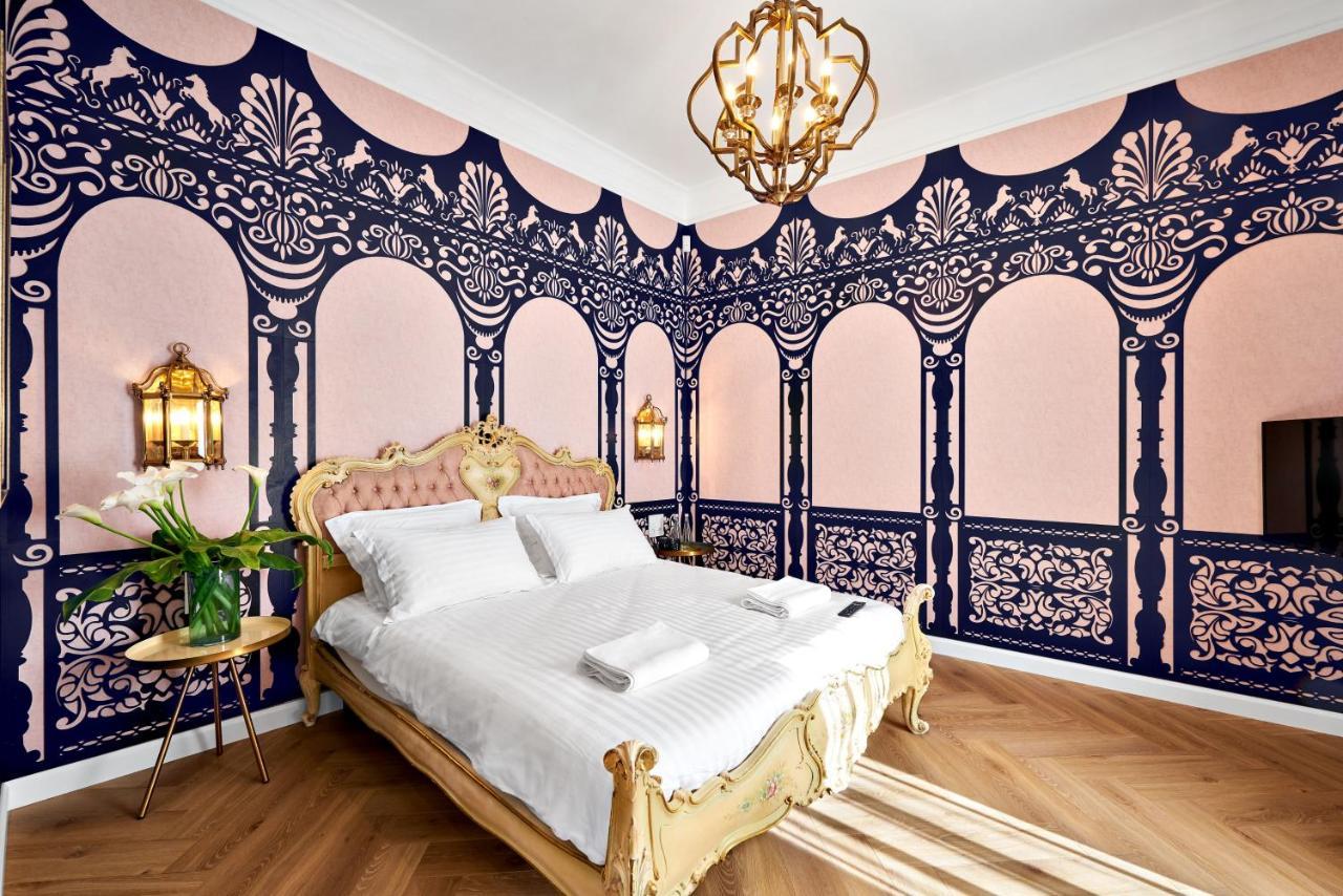 Mola Mola Apart Hotel Lviv Bagian luar foto
