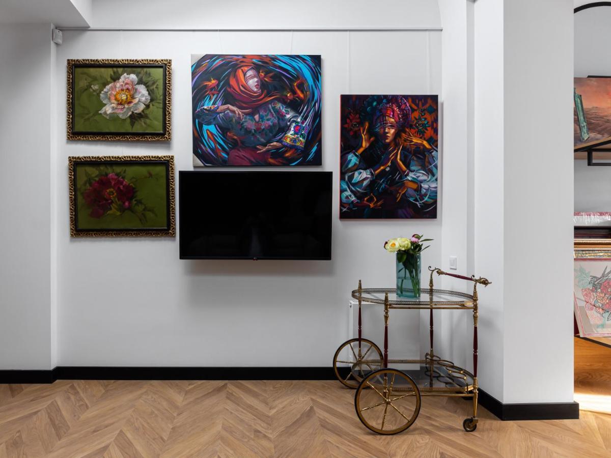 Mola Mola Apart Hotel Lviv Bagian luar foto