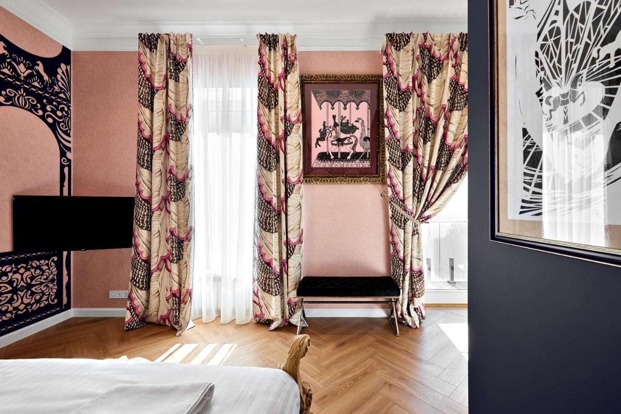 Mola Mola Apart Hotel Lviv Bagian luar foto