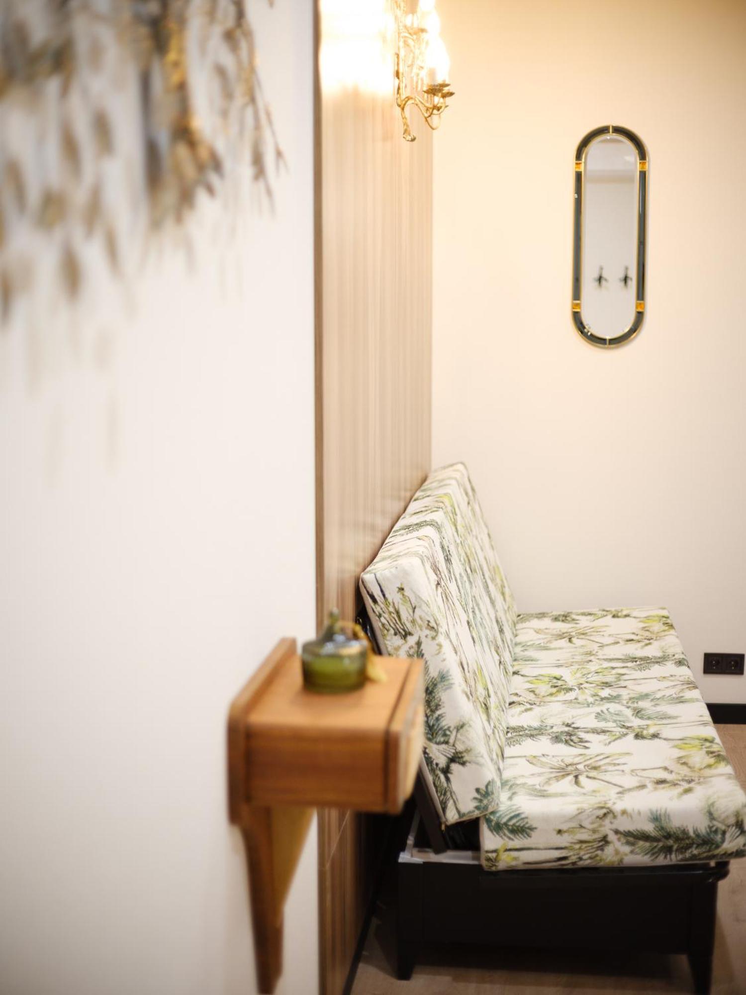 Mola Mola Apart Hotel Lviv Bagian luar foto