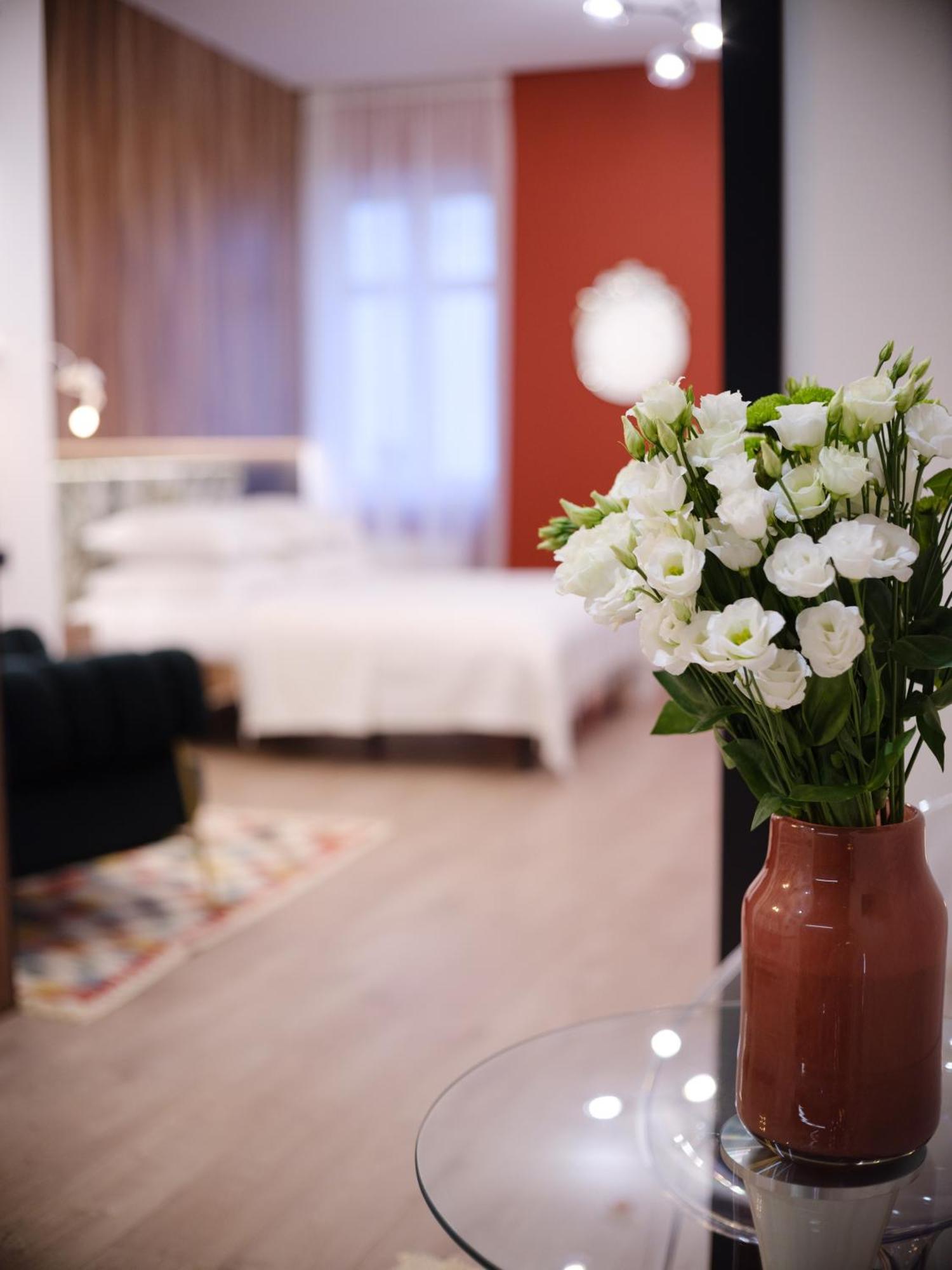 Mola Mola Apart Hotel Lviv Bagian luar foto