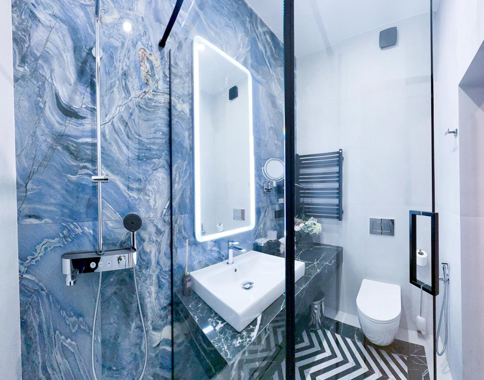 Mola Mola Apart Hotel Lviv Bagian luar foto