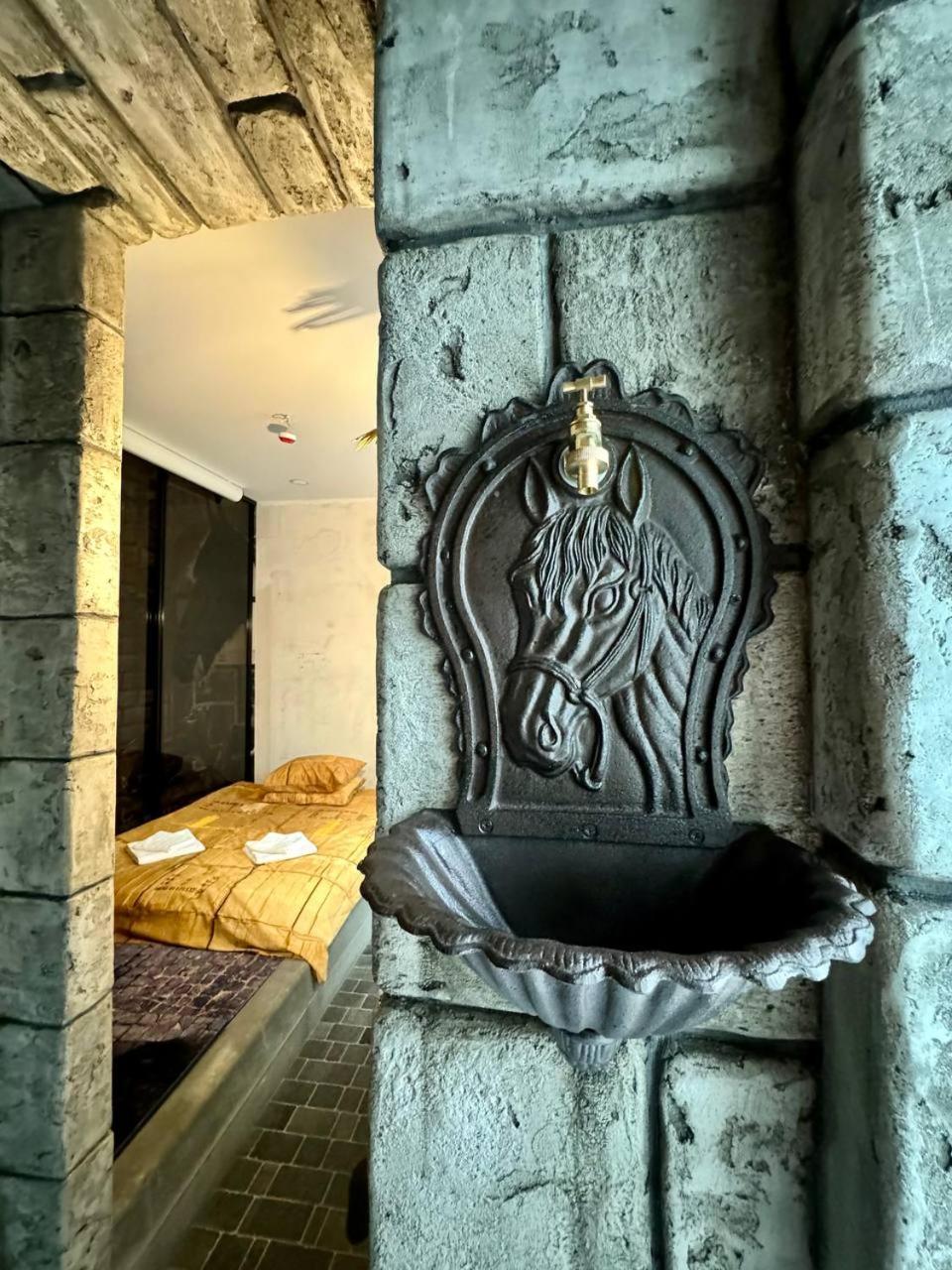 Mola Mola Apart Hotel Lviv Bagian luar foto